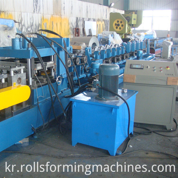 C Z 가변 풀린 롤 성형 기계 C Z U Purlin Steel Cold Roll Forming Unit